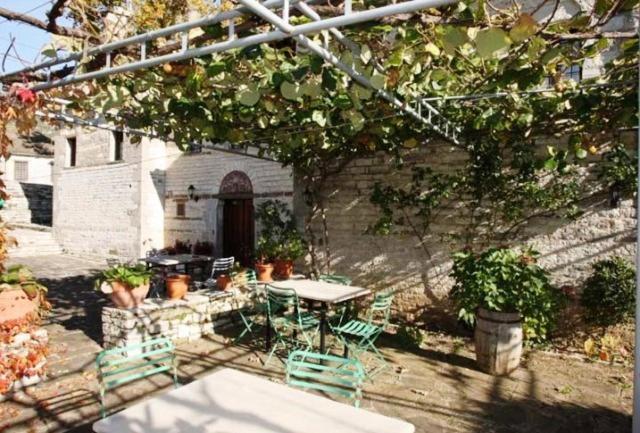 Astraka Guesthouse I Papigko Exterior foto